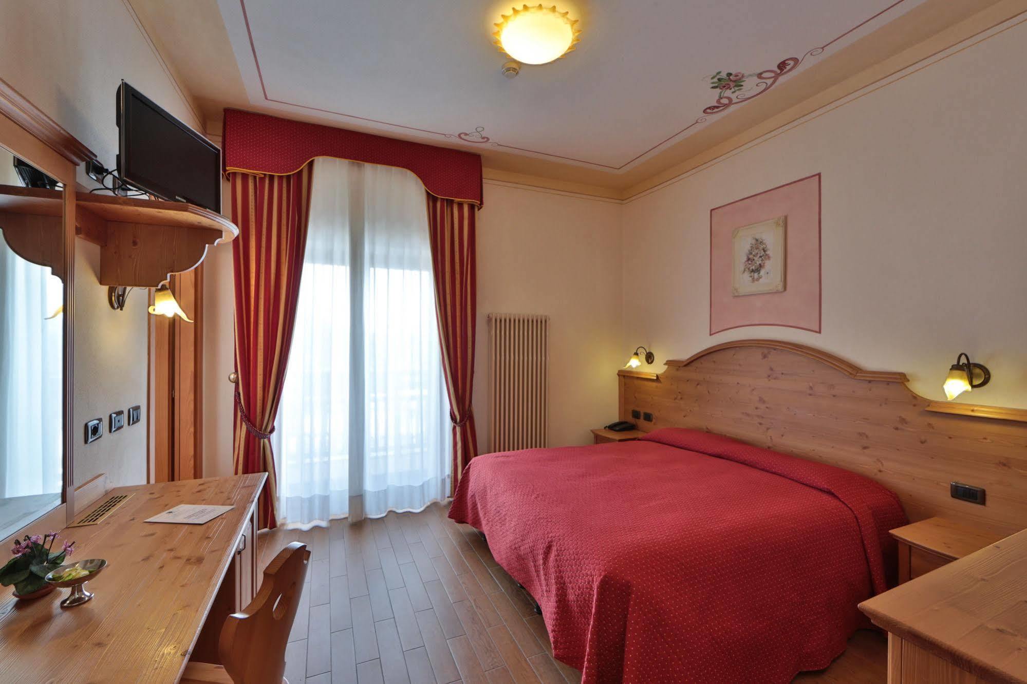 Hotel Fai Fai della Paganella Exteriör bild