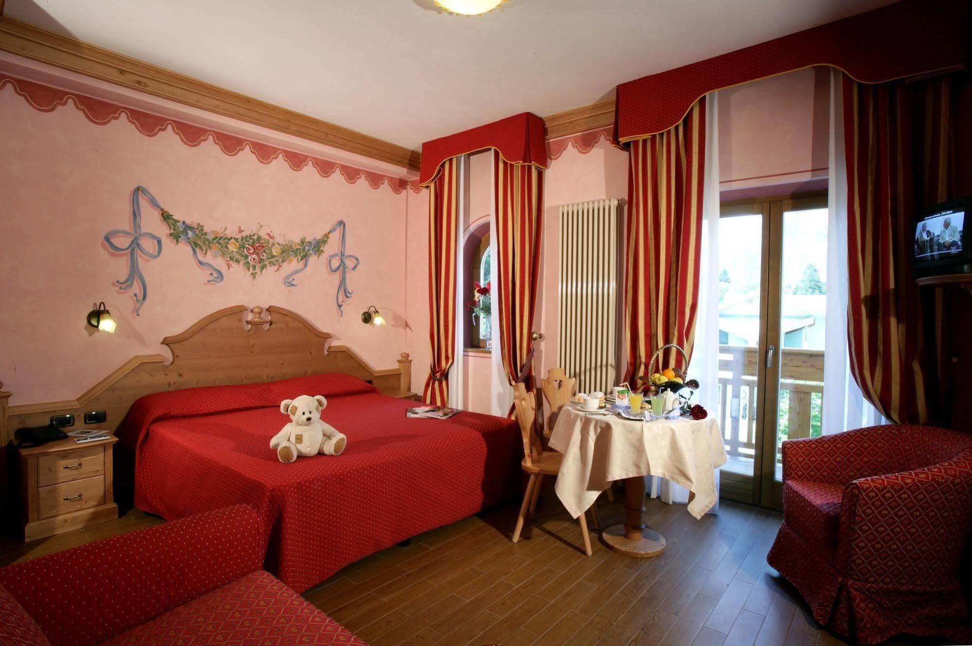 Hotel Fai Fai della Paganella Exteriör bild