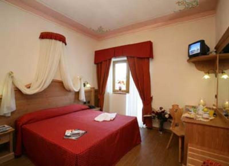 Hotel Fai Fai della Paganella Exteriör bild